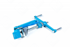 Banding Tool – Heavy-duty fastening tool for UK road signs and traffic infrastructure. Ensures secure, high-tension banding for long-term outdoor stability.